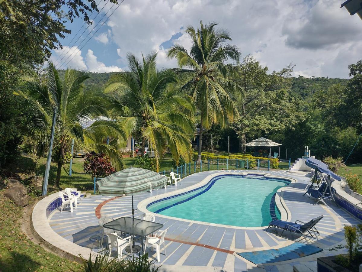 Hotel Campestre El Salitre Villeta Exterior photo